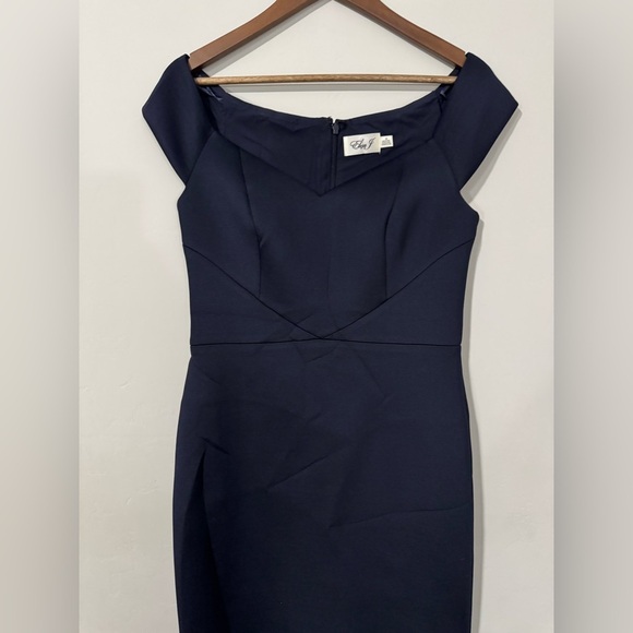 Eliza J - Navy fitted Formal fit n flare dress - Picture 1 of 10